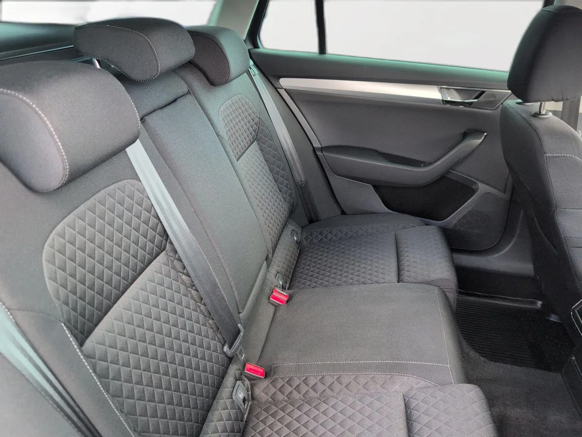 Škoda Superb – Foto 23