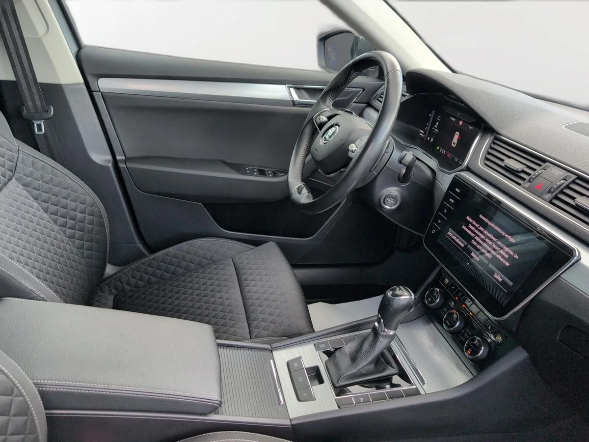 Škoda Superb – Foto 25