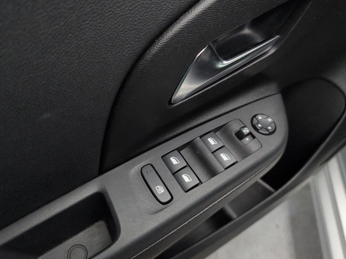 Opel Corsa – Foto 10