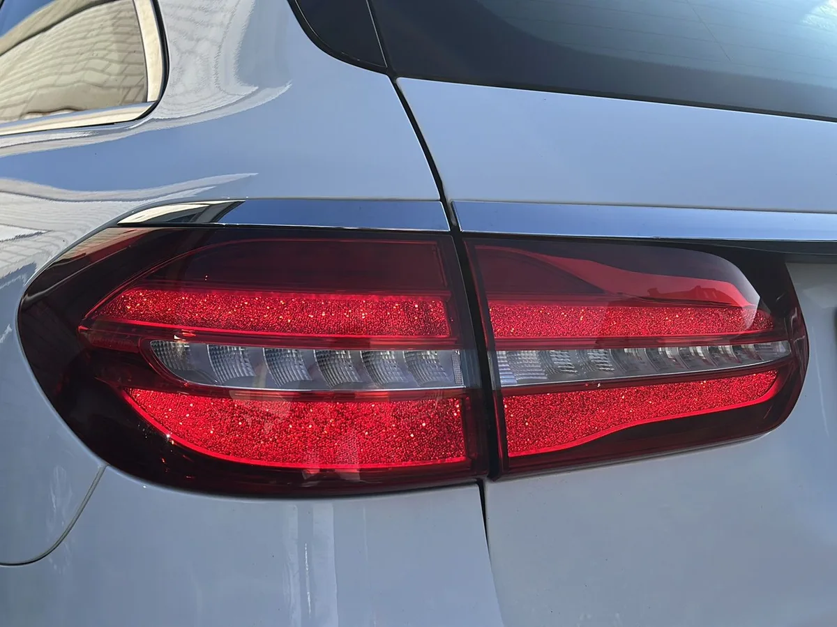 Mercedes-Benz E 300 – Foto 26